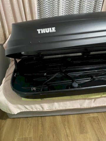 Krovni nosači i krovna kutija original Thule