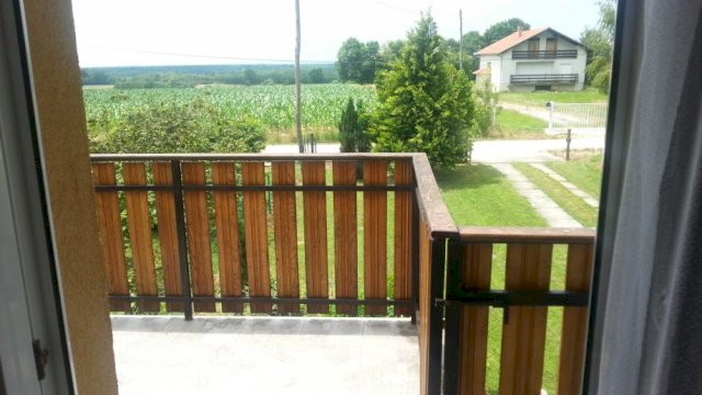 Kuća 75 m2 i 1288 m2 građevinsko zemljište