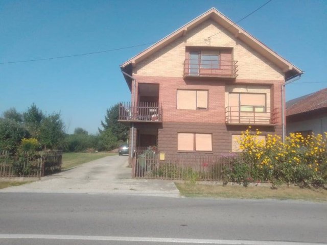 Kuća: Brezovac, 200.00 m2