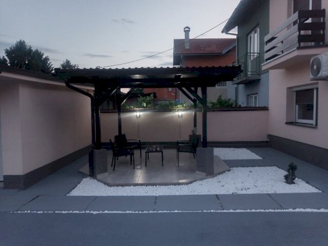 Kuća: Karlovac, 153 m2
