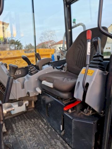 Kubota U27-4