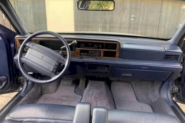 LINCOLN CONTINENTAL 1994god EXECUTIVE SERIES