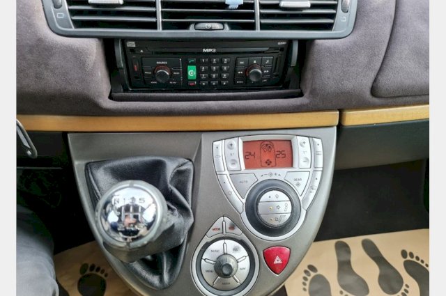 Lancia Phedra 2.0 jtd