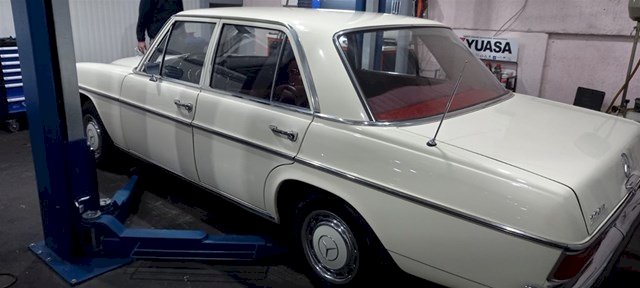 MERCEDES W115