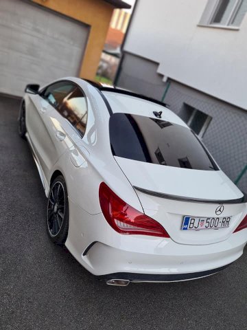 MERCEDES-BENZ CLA 220D AMG