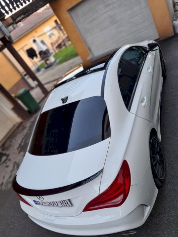 MERCEDES-BENZ CLA 220D AMG