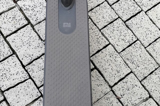 MI ELECTRIC SCOOTER 365
