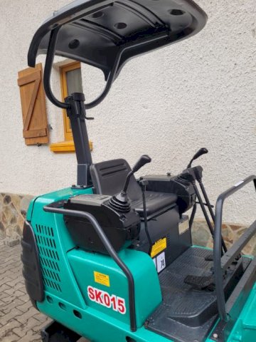 MINI BAGER KOBELCO SK015 kao nov i malo sati