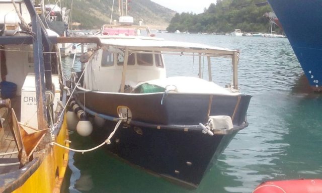 MOTORNI BROD ZA GOSPODARSKE SVRHE
