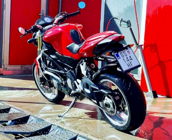 MV Agusta BRUTALE 750 cm3, 2005 god.