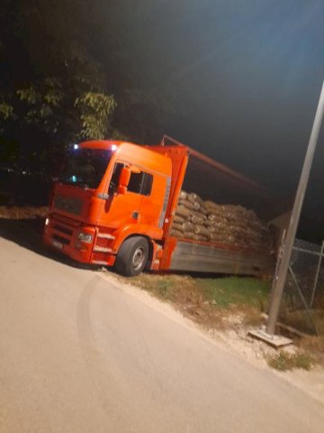 Man tg410+Orten prikolica PIVAR, 2003 god.