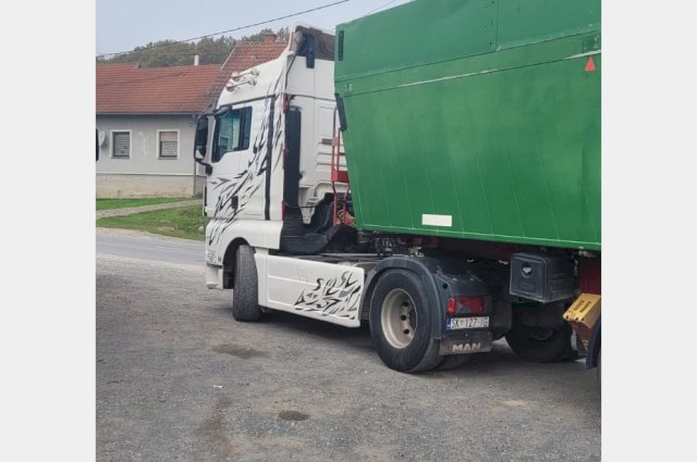 Man tgx i poluprikolica Kempf