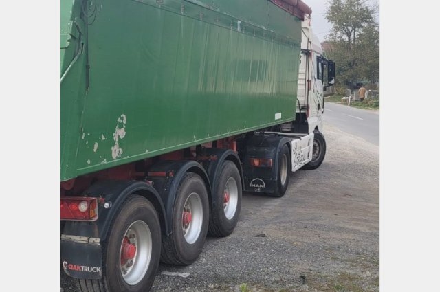 Man tgx i poluprikolica Kempf
