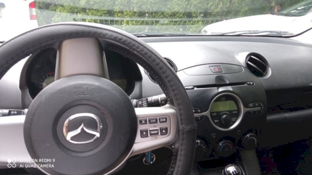 Mazda 2 1,3 i TE 16V- klima, parking senzori