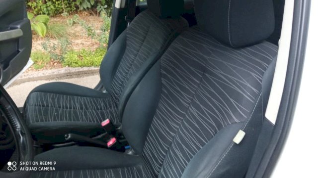Mazda 2 1,3 i TE 16V- klima, parking senzori