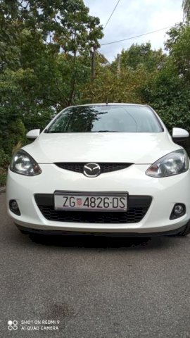 Mazda 2 1,3 i TE 16V- klima, parking senzori