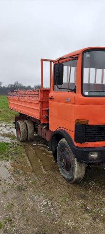 Mercedes 813