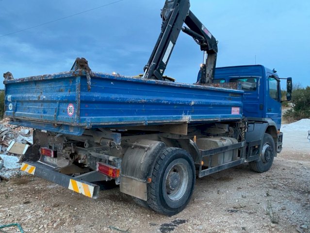 Mercedes Atego 1823 Kiper/kran, 2000 god.