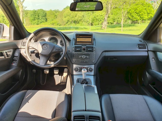 Mercedes Benz w204  T-Model AMG