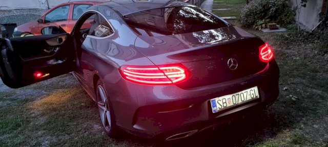 Mercedes C cupe AMG 220 d 64000 km automatik F1