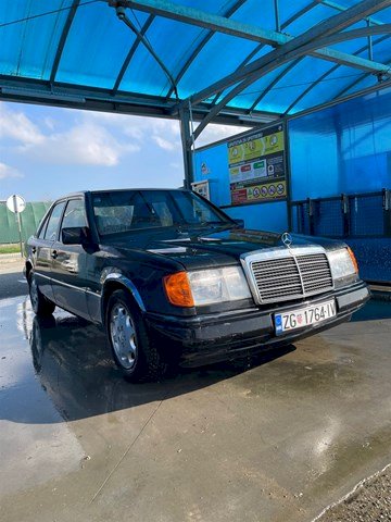 Mercedes-Benz 124 124W 220E