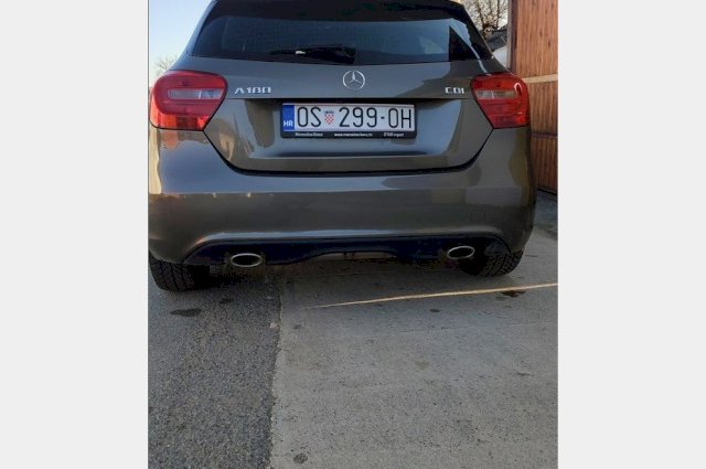 Mercedes-Benz A-klasa A180