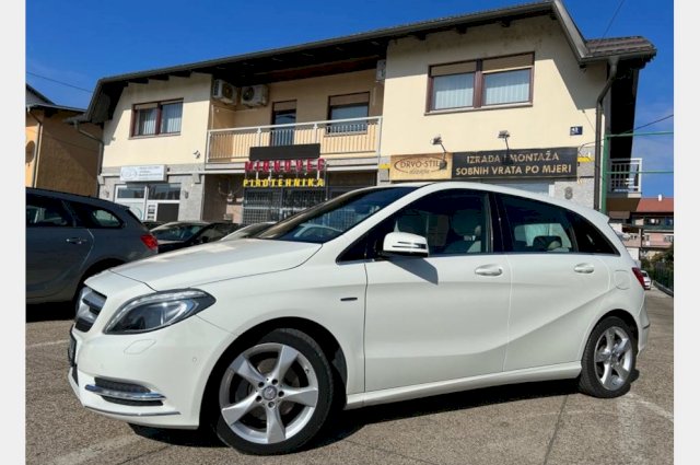 +Mercedes-Benz B-klasa 180 CDI automatik *bixenon