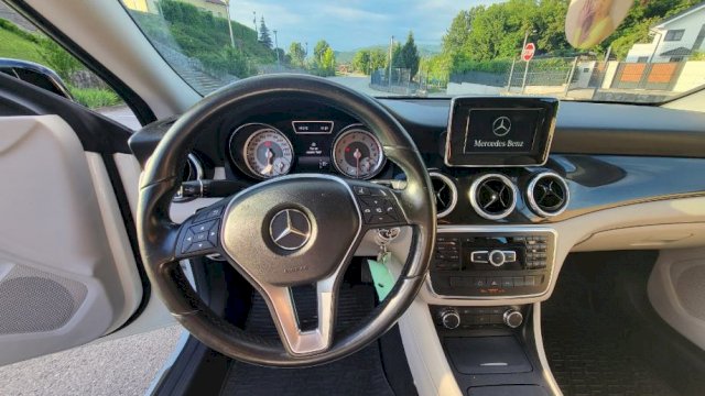 Mercedes-Benz CLA klasa 250 Sport