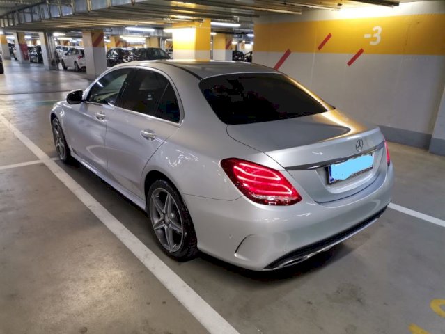Mercedes-Benz C-klasa 180 d AMG