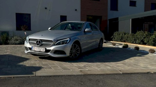 Mercedes-Benz C-klasa 220 D