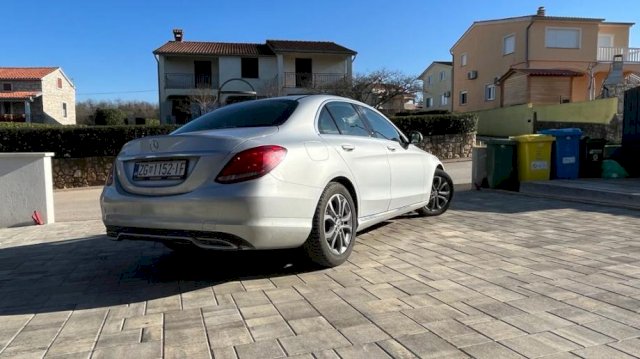 Mercedes-Benz C-klasa 220 D