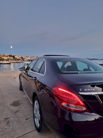 Mercedes-Benz C-klasa 300 h