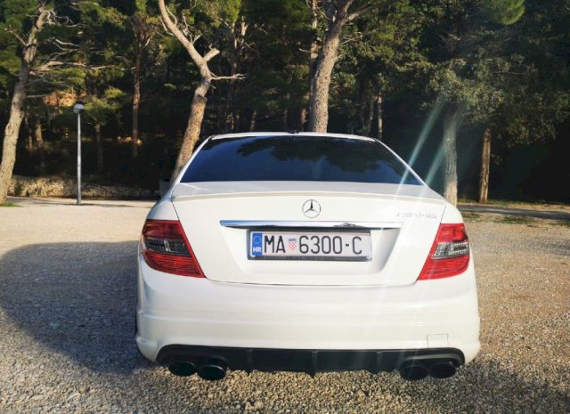 Mercedes-Benz C-klasa 63 AMG