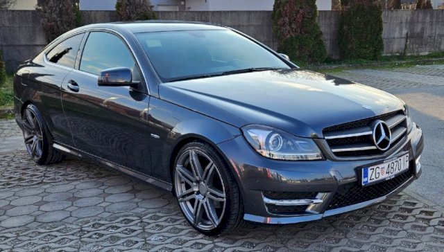 Mercedes-Benz C-klasa Coupe 220 CDI * AMG PAKET *