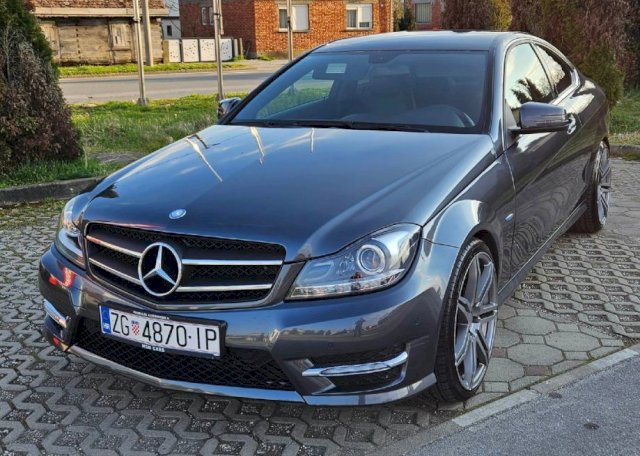 Mercedes-Benz C-klasa Coupe 220 CDI * AMG PAKET *