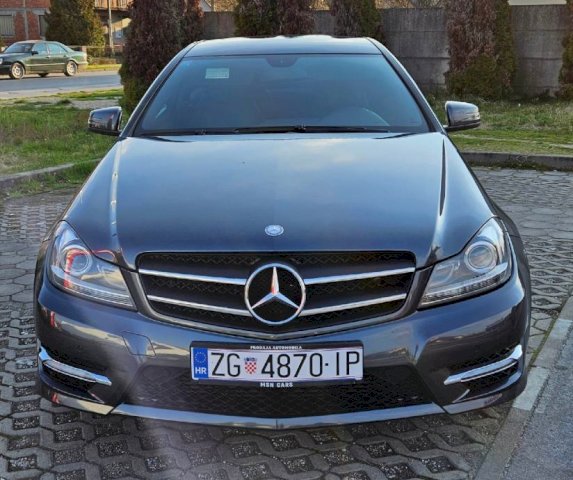 Mercedes-Benz C-klasa Coupe 220 CDI * AMG PAKET *