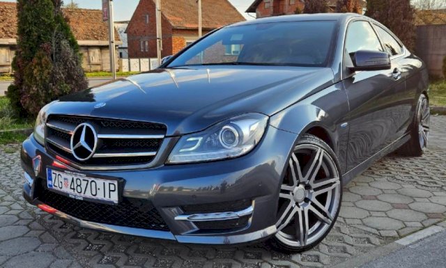 Mercedes-Benz C-klasa Coupe 220 CDI * AMG PAKET *