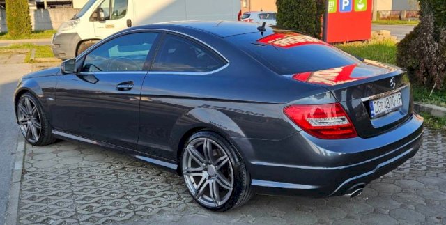 Mercedes-Benz C-klasa Coupe 220 CDI * AMG PAKET *