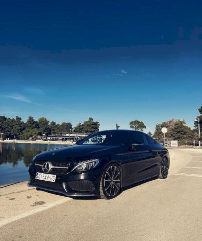 Mercedes-Benz C-klasa Coupe 220 d AMG