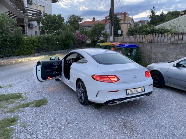 Mercedes-Benz C-klasa Coupe 220 d automatik