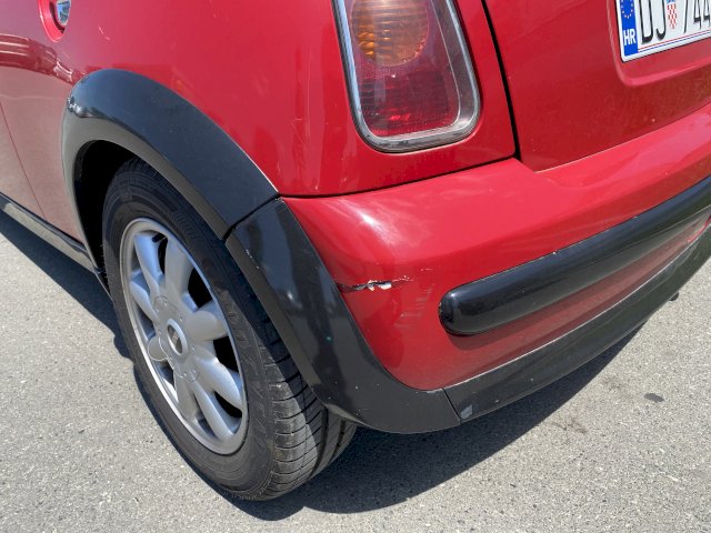 Mini Cooper 1.6. Benz