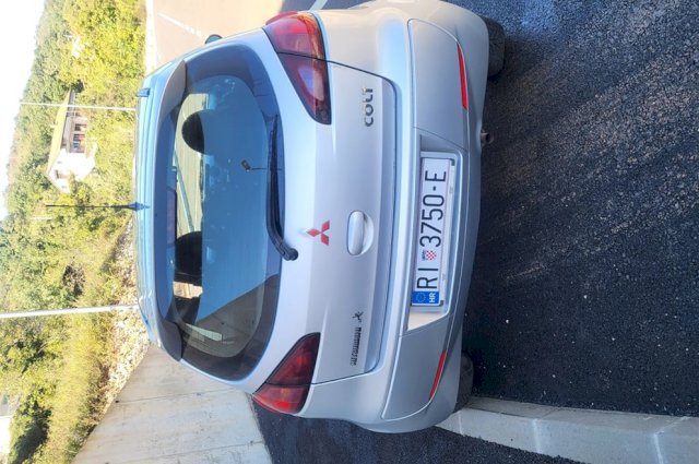 Mitsubishi Colt 1.1 plin benz