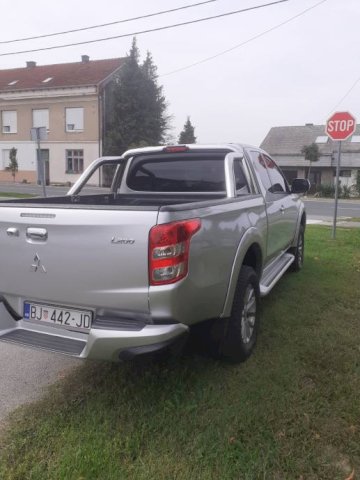 Mitsubishi L200 2.4 DI-D 4X4