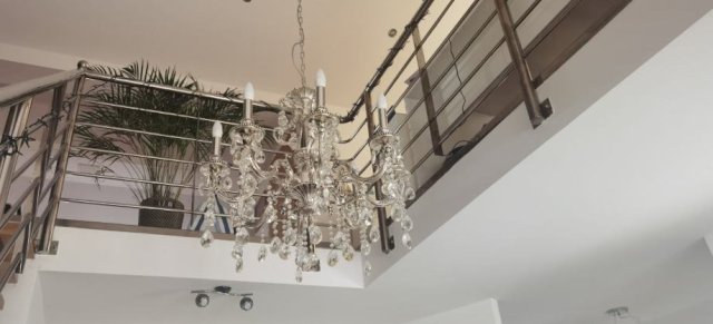 Moderno uređena kuća sa dva odvojena stana