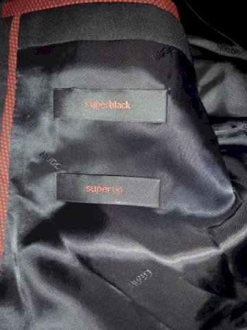 NOVO Hugo Boss odijelo...Original..