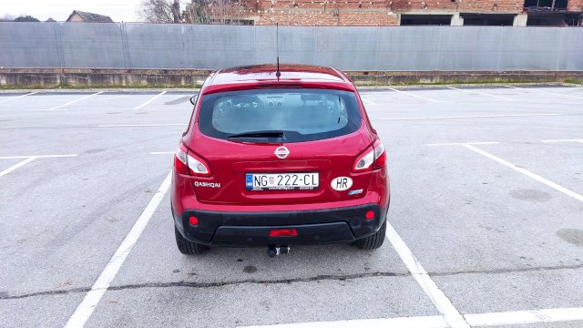 Nissan Qashqai 1.5 dci registriran godinu dana