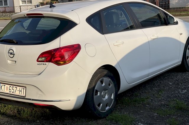 Opel Astra J 1.4 Turbo +LPG 2014