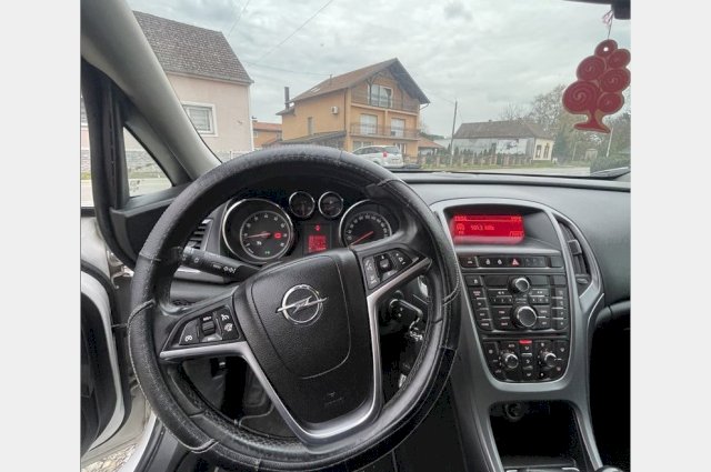 Opel Astra J 1.4 Turbo +LPG 2014