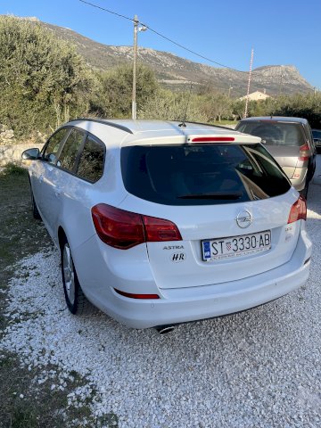 Opel Astra J Sport Tourer