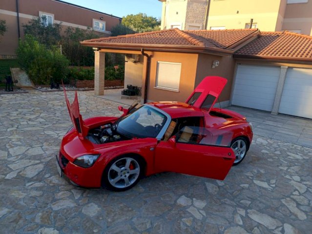 Opel Speedster 2,2 16V